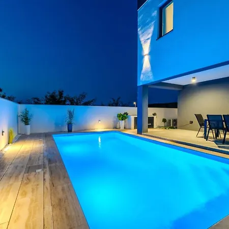 Family Friendly House With A Swimming Pool Privlaka, Zadar - 25539 Prázdninový dům Privlaka (Zadar)