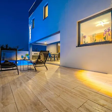 Family Friendly House With A Swimming Pool Privlaka, Zadar - 25539 Prázdninový dům *