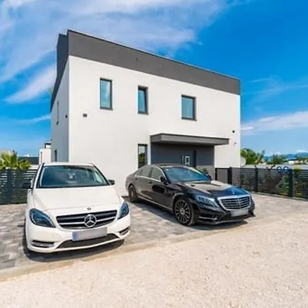 Family Friendly House With A Swimming Pool Privlaka, Zadar - 25539 Privlaka (Zadar)