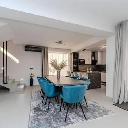 Prázdninový dům Family Friendly House With A Swimming Pool Privlaka, Zadar - 25539