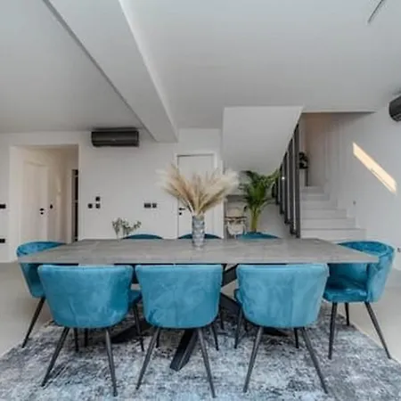 Prázdninový dům Family Friendly House With A Swimming Pool Privlaka, Zadar - 25539